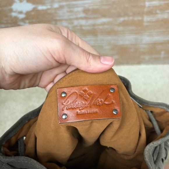 Patricia Nash Bronte Nubuck Fringe Crossbody Bucket Bag Western Boho Gray Preppy - Picture 4 of 4